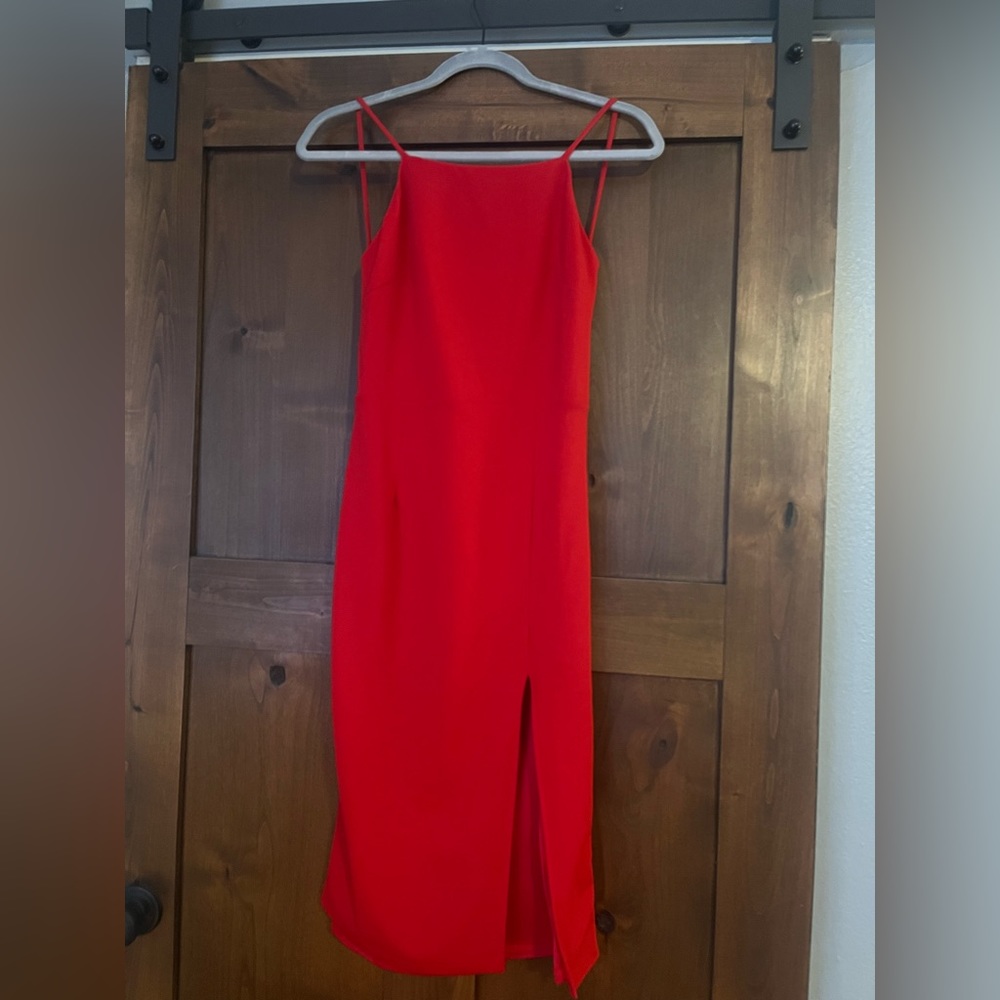 Low-back cocktail dress